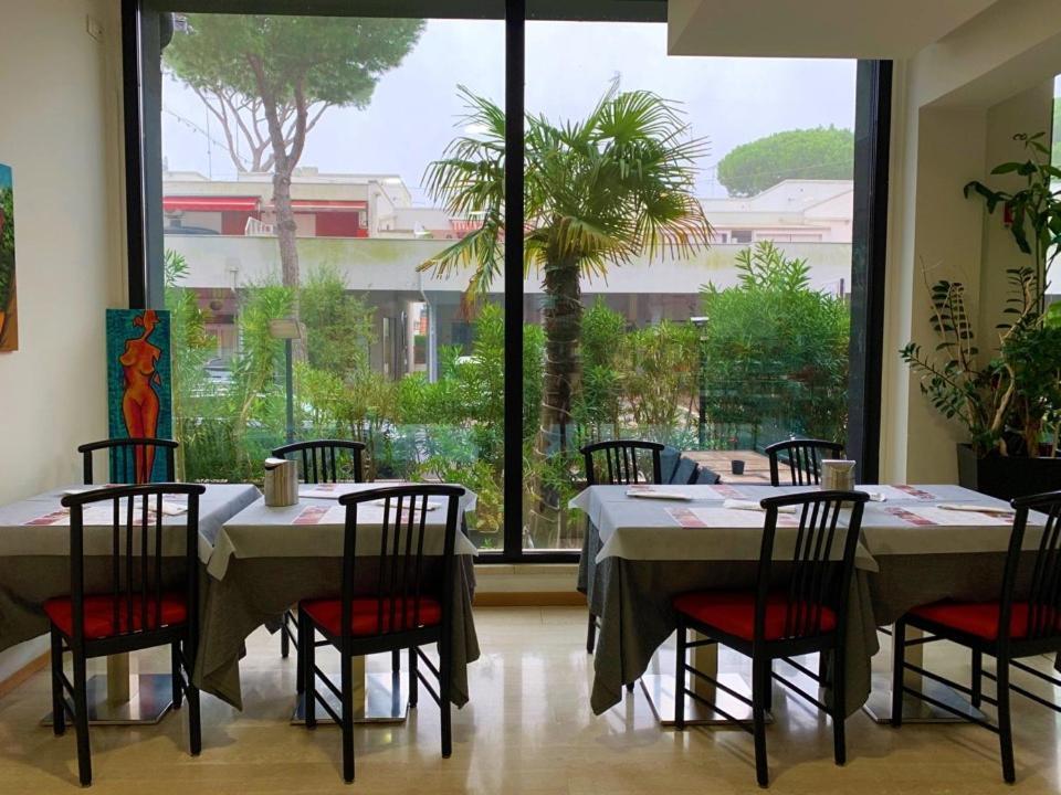 Hotel Logonovo Llido Degli Estensi Buitenkant foto