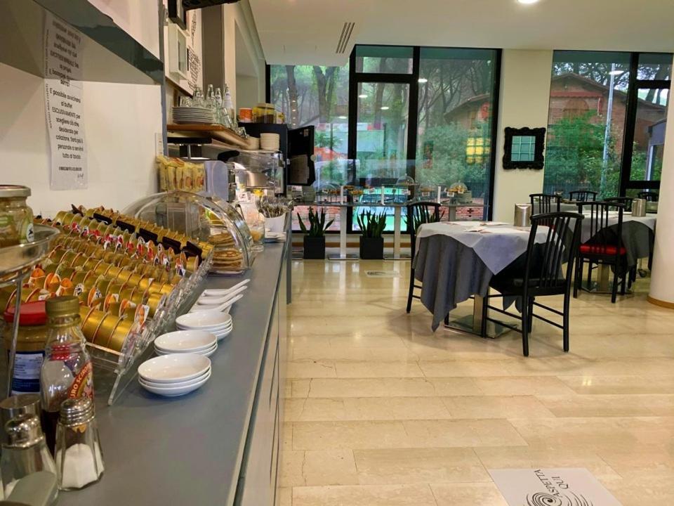 Hotel Logonovo Llido Degli Estensi Buitenkant foto