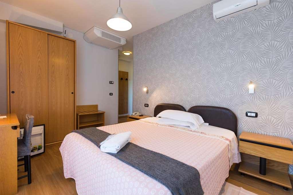 Hotel Logonovo Llido Degli Estensi Kamer foto