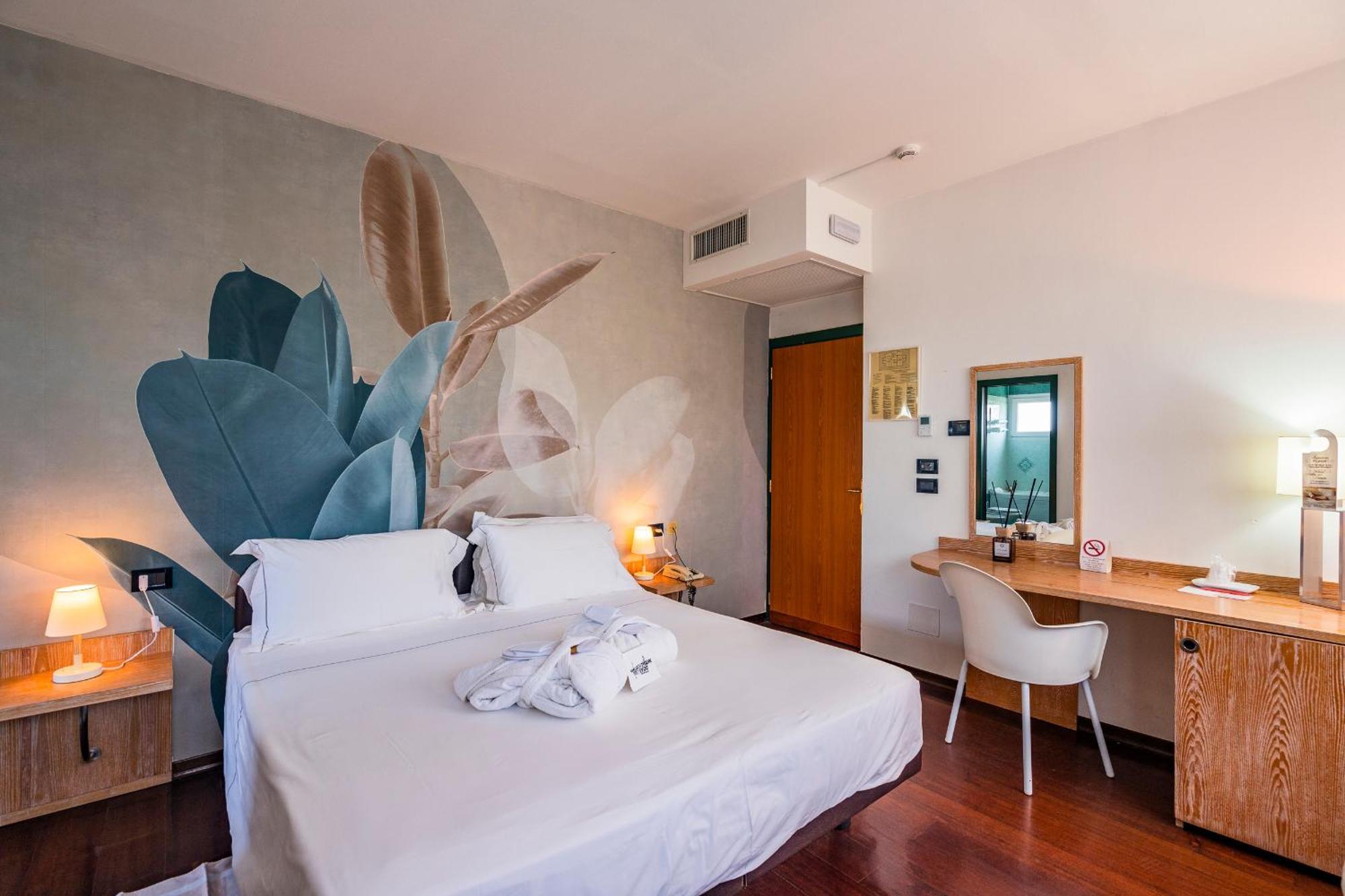 Hotel Logonovo Llido Degli Estensi Buitenkant foto